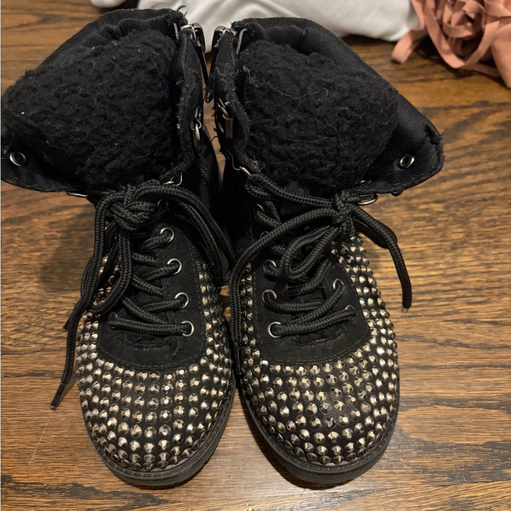 KidPik size 11 studded boot- worn twice!